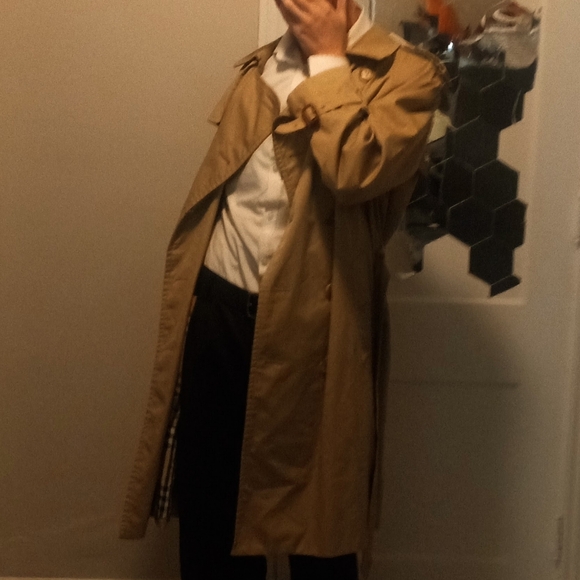 Burberry Beige Double-Breasted Trench Coat - Picture 7 of 9
